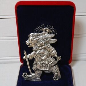 Vintage Arthur Court Christmas‎ Ornament 1996 Ice Skating Rabbit Holiday Decor
